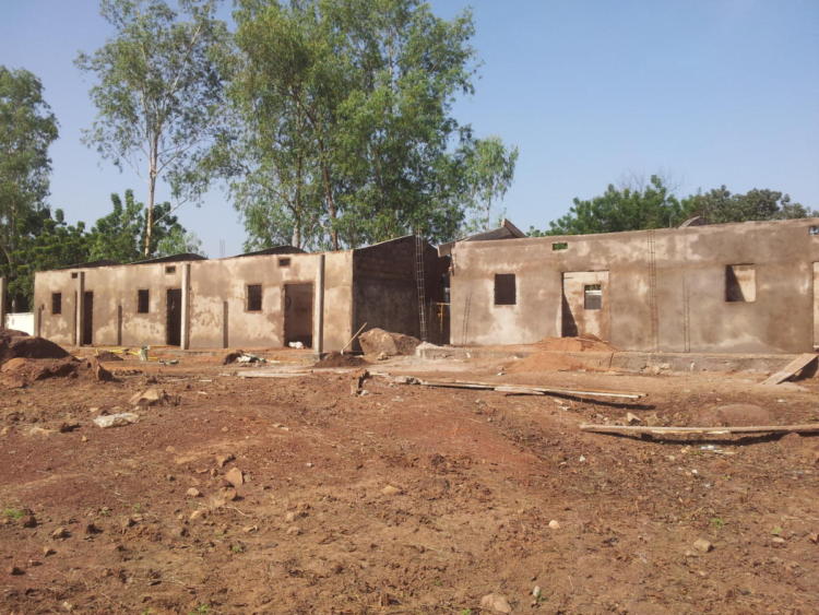 building the school Bon Berger in Manantali